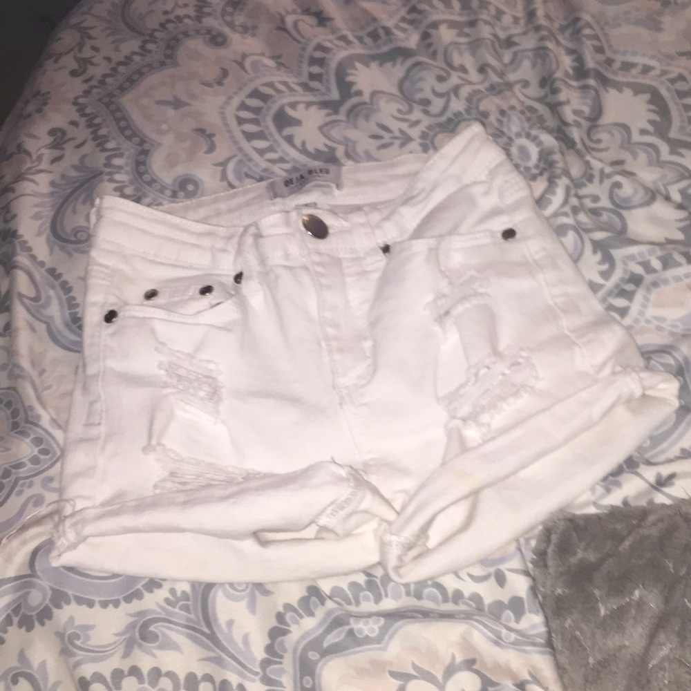 white jean shorts